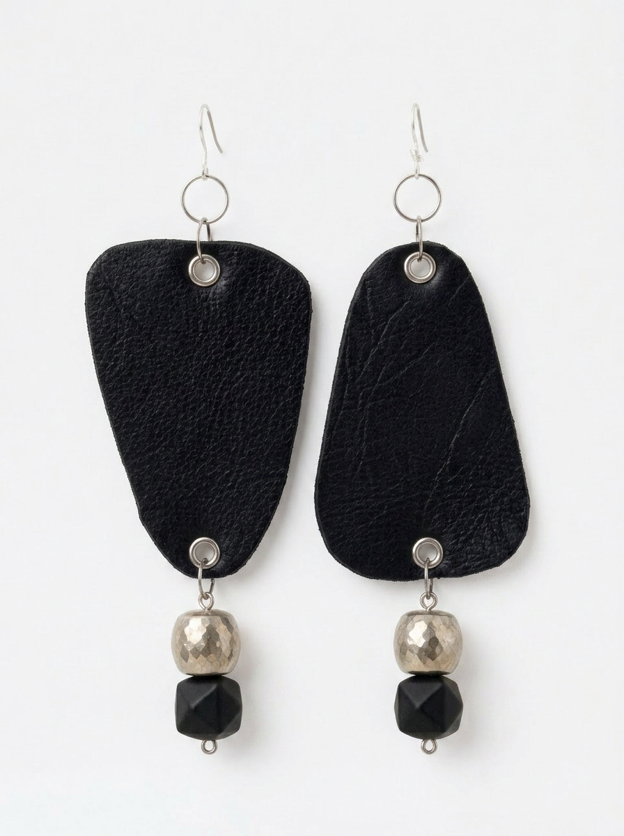 Revive - earrings - Black